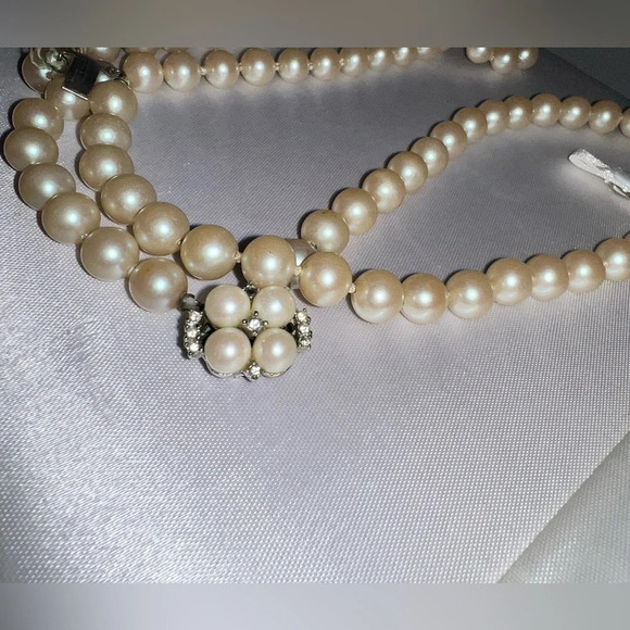 Vintage Long pearls Necklace - Picture 2 of 5